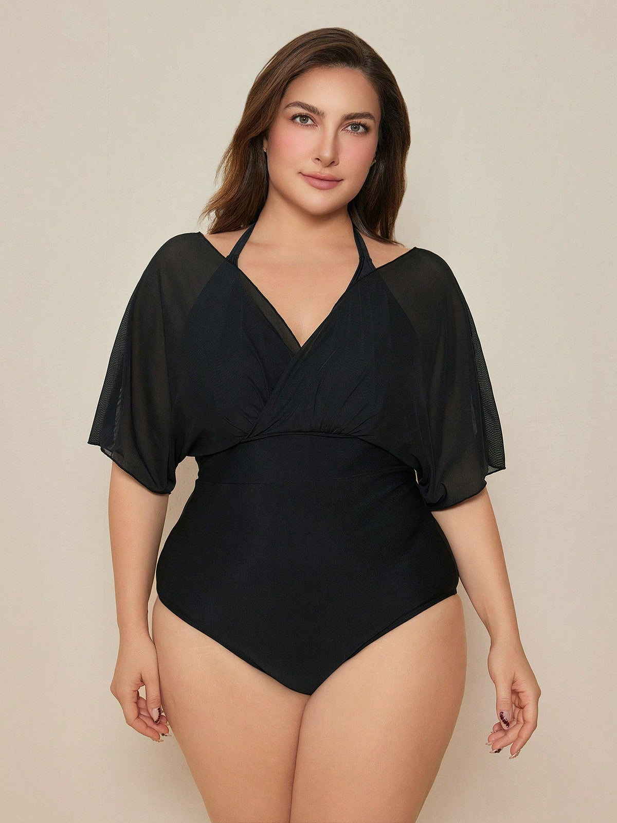 Maiô feminino com mangas transparentes caídas