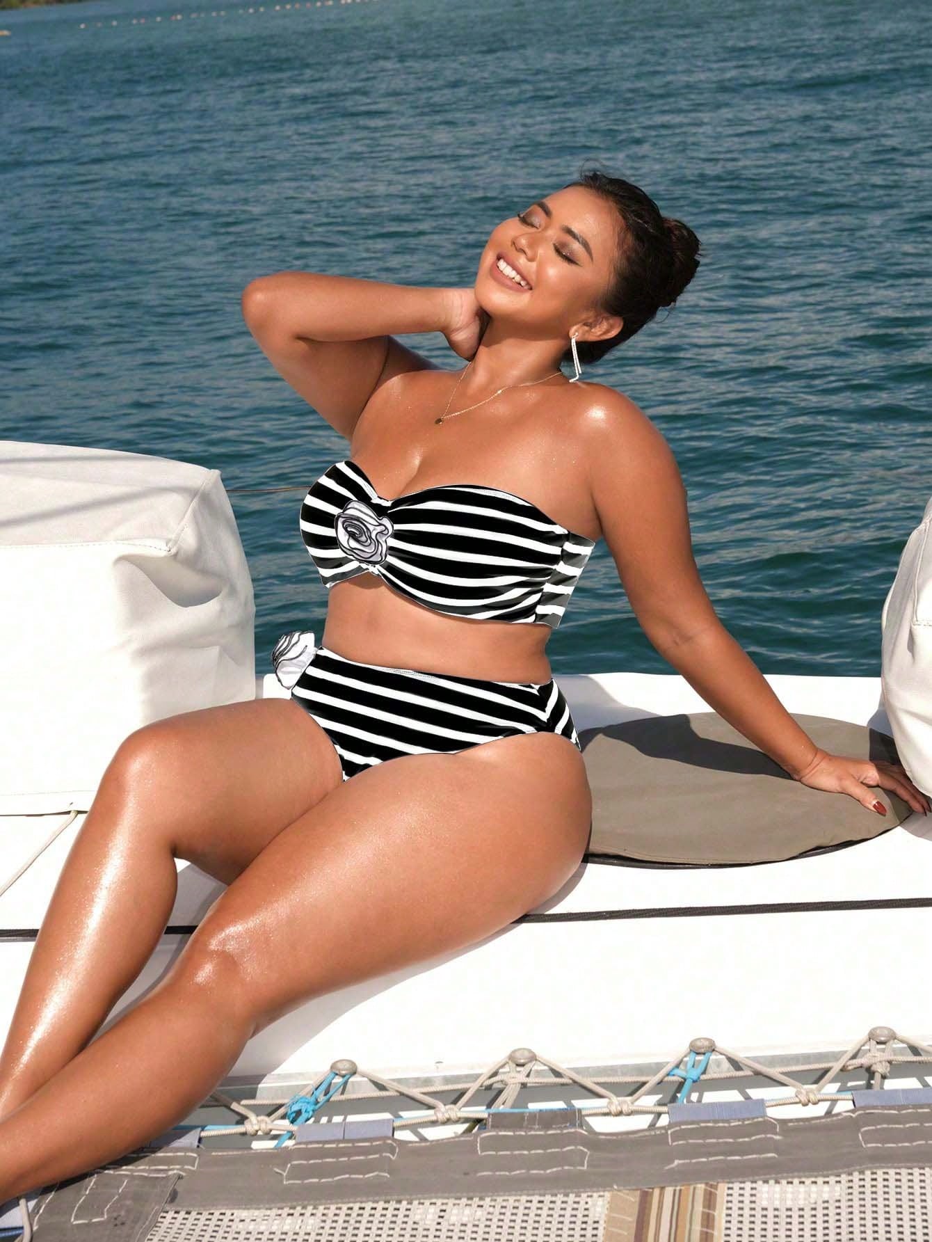 Biquíni Listrado Flor 3D Pietra