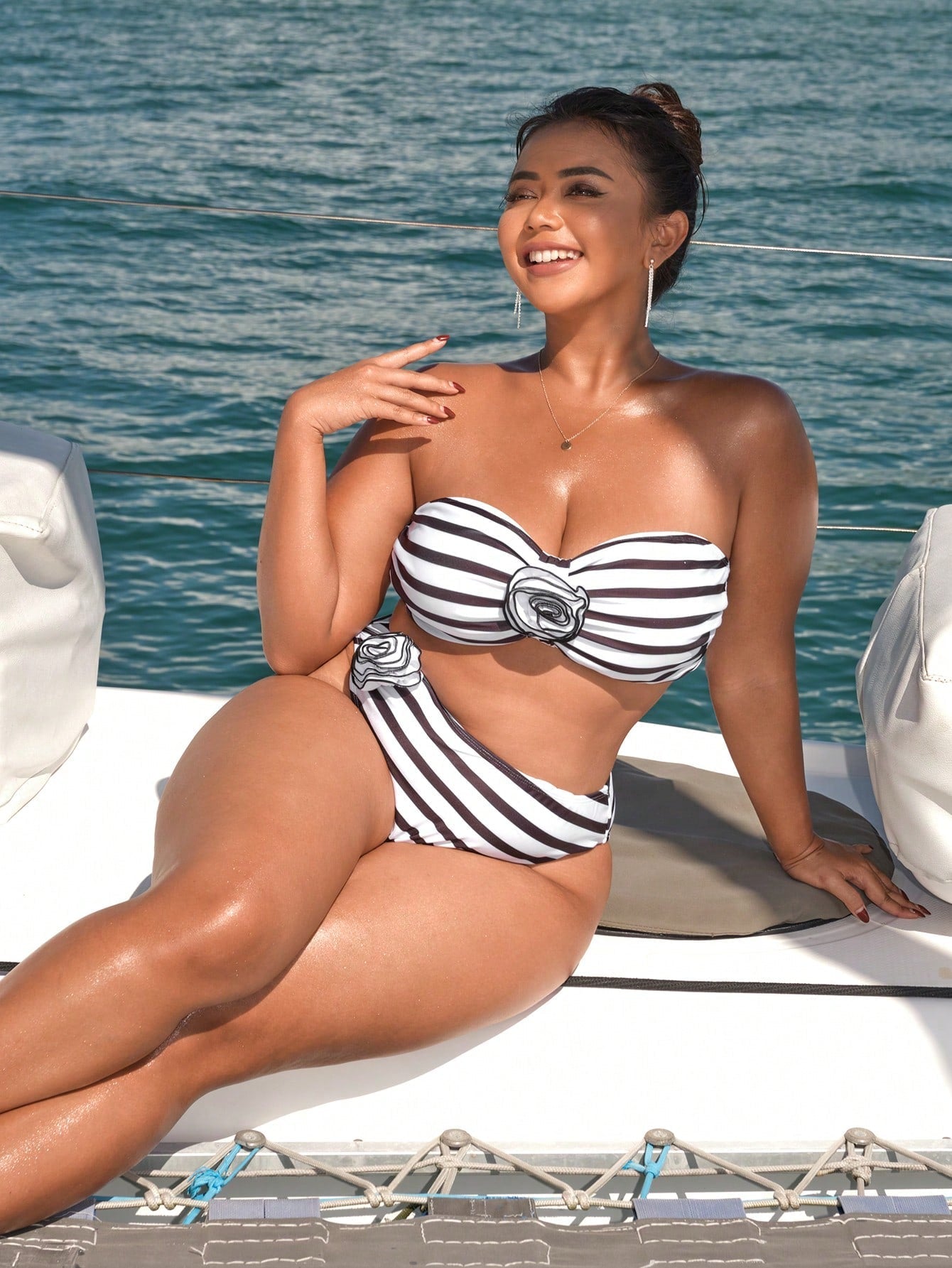 Biquíni Listrado Flor 3D Pietra