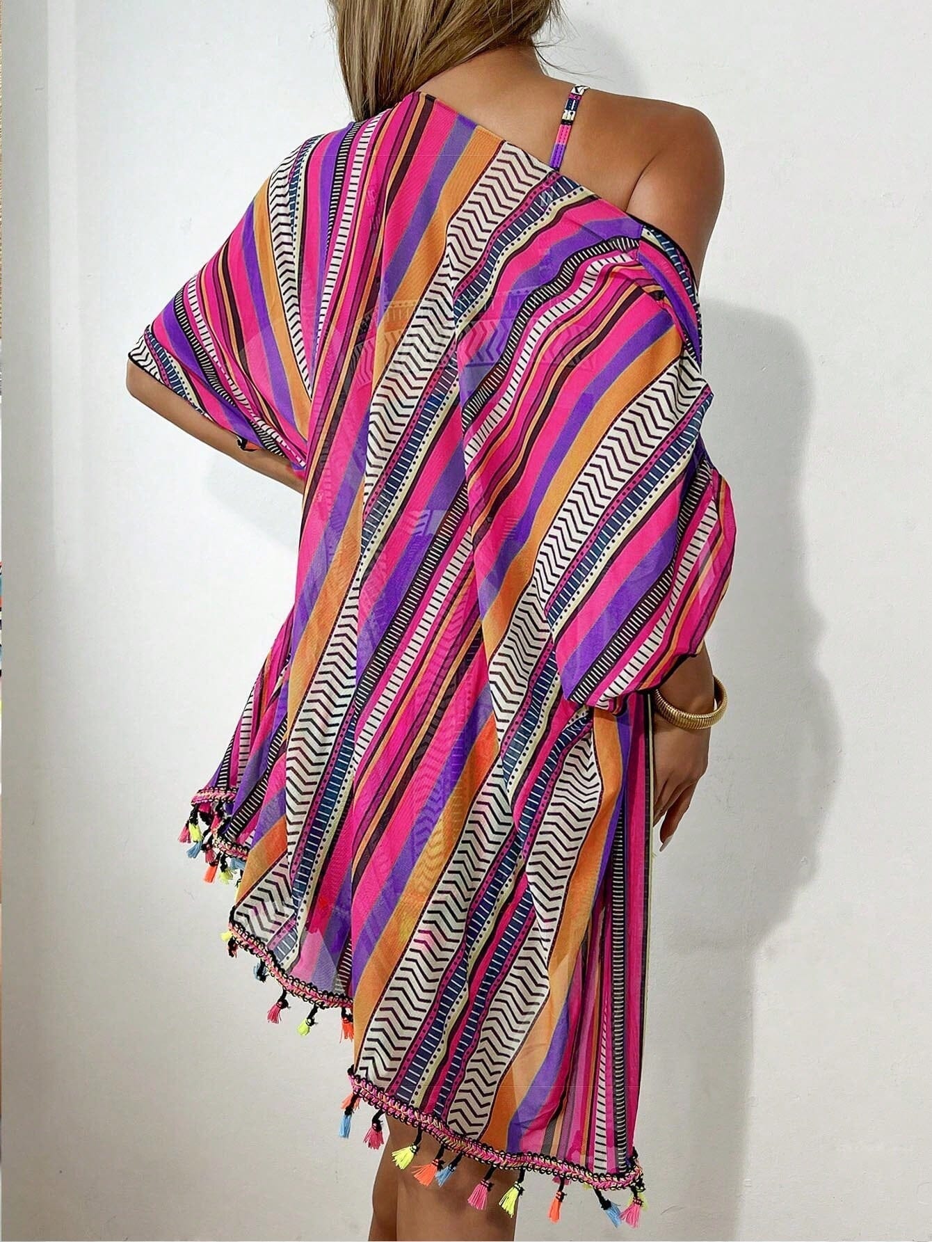 Conjunto Praia 4 Peças com Kimono – Estampa Geométrica Verão 2026